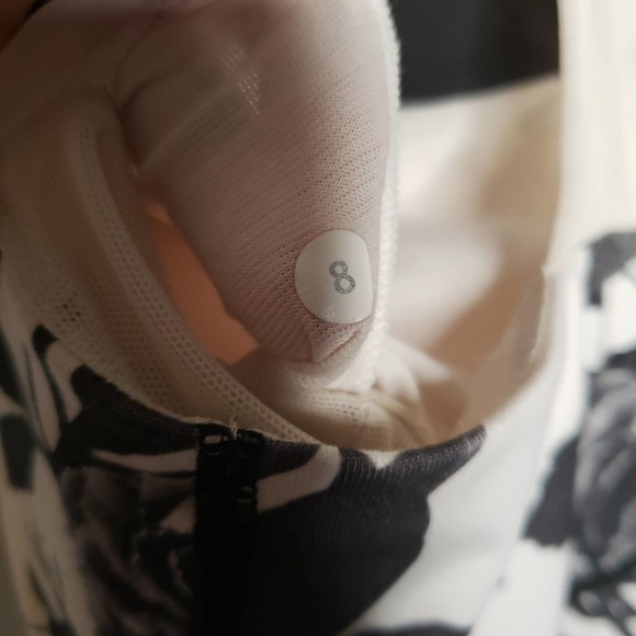 LULULEMON Black & White Floral Rose Scoop Neck Racerback Tank Top - Picture 6 of 6